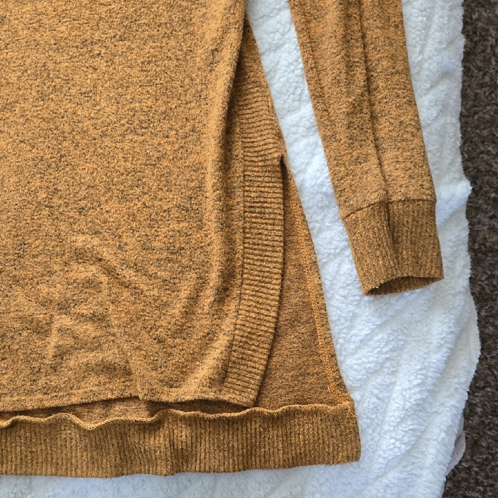 Sweater - Picture 4 of 7
